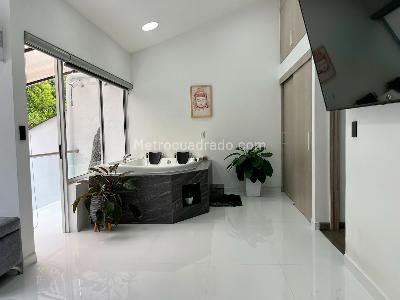 Casa de 2 alcobas en arriendo en El Poblado, Medellín, 165 m² · foto 15 de 20