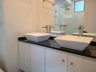 Apartamento de 3 alcobas en arriendo en El Poblado, Medellín, 178 m² · foto 18 de 19