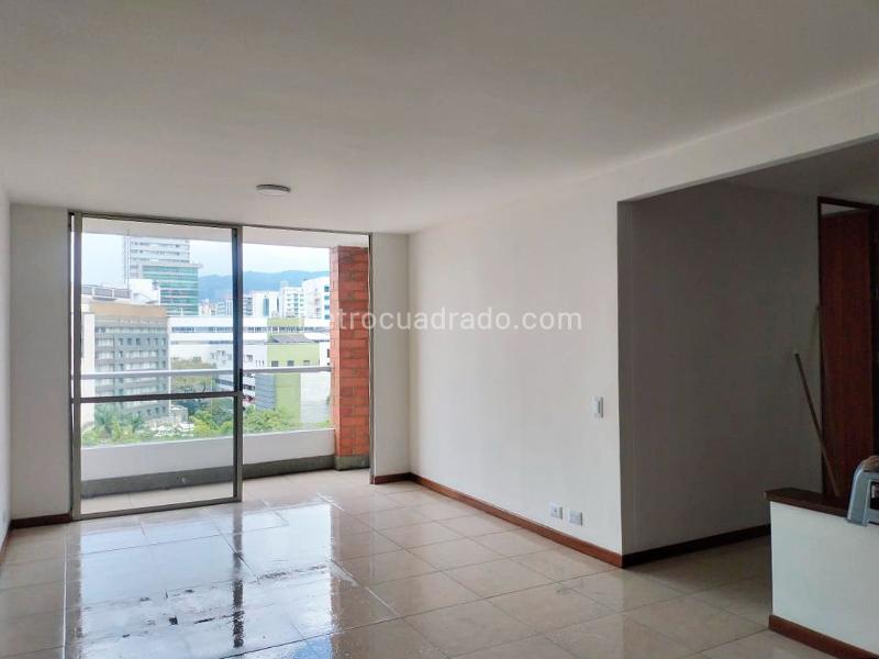 Apartamento de 3 Alcobas con Balcón y Parqueadero Cubierto en El Poblado - 2