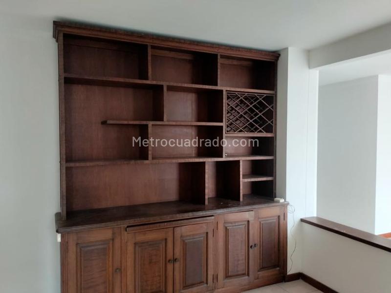 Apartamento de 3 Alcobas con Balcón y Parqueadero Cubierto en El Poblado - 8