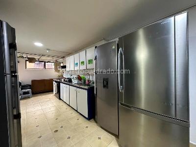 Apartamento en venta en El Poblado, Medellín · foto 3 de 15