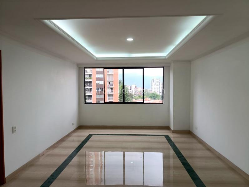 Spacious 4BR Apartment with Pool in El Poblado - 2