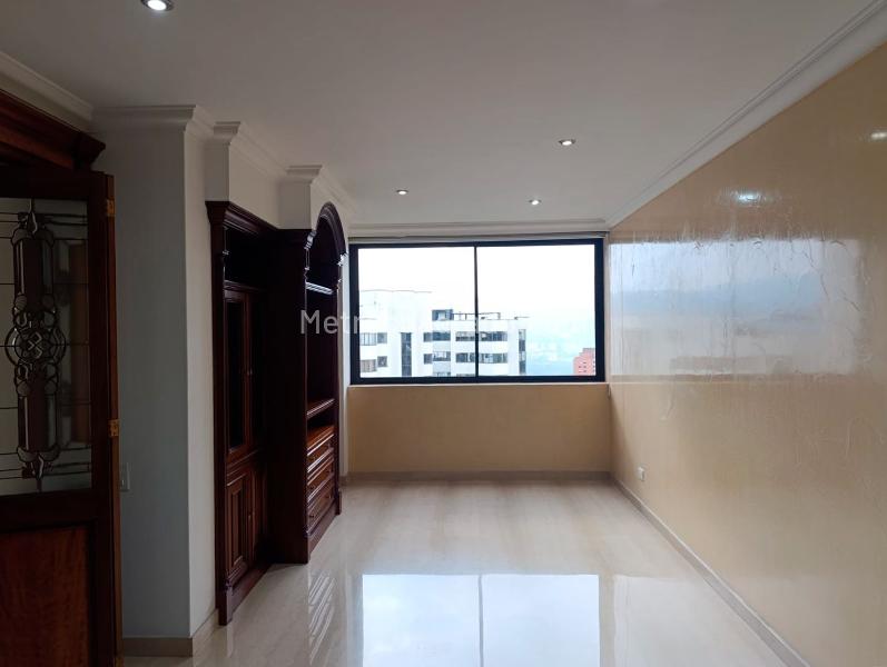 Spacious 4BR Apartment with Pool in El Poblado - 7