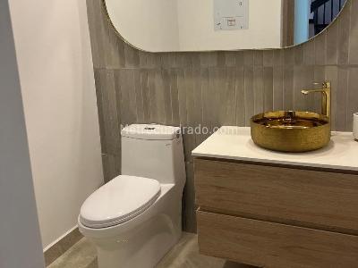 Casa de 3 alcobas en arriendo en El Poblado, Medellín, 250 m² · foto 17 de 18