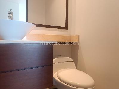 Apartamento de 3 alcobas en arriendo en El Poblado, Medellín, 187 m² · foto 16 de 19