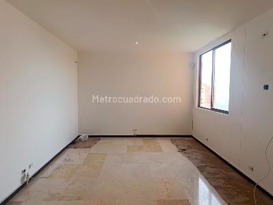 Apartamento de 3 alcobas en arriendo en El Poblado, Medellín, 187 m² · foto 7 de 19
