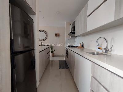 Apartamento de 3 alcobas en arriendo en El Poblado, Medellín, 88 m² · foto 7 de 17