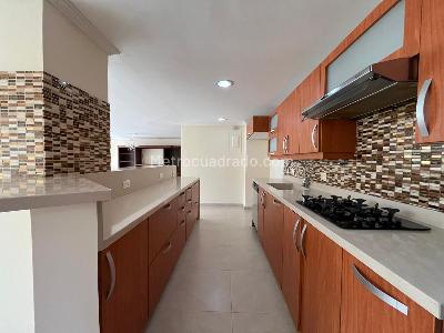 Apartamento de 3 alcobas en arriendo en Los Balsos, Medellín, 155 m² · foto 9 de 20