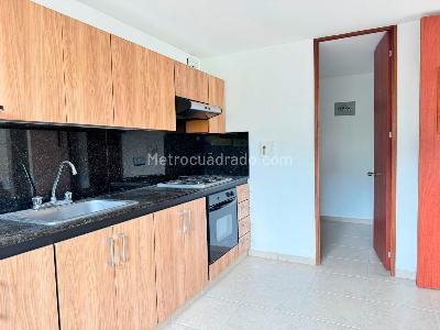 Apartamento de 3 alcobas en arriendo en El Poblado, Medellín, 120 m² · foto 8 de 17
