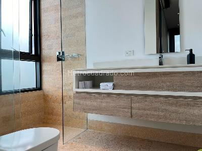 Apartamento de 3 alcobas en venta en El Poblado, Medellín, 483 m² · foto 19 de 20