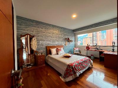 Apartamento de 3 alcobas en venta en El Poblado, Medellín, 290 m² · foto 11 de 18