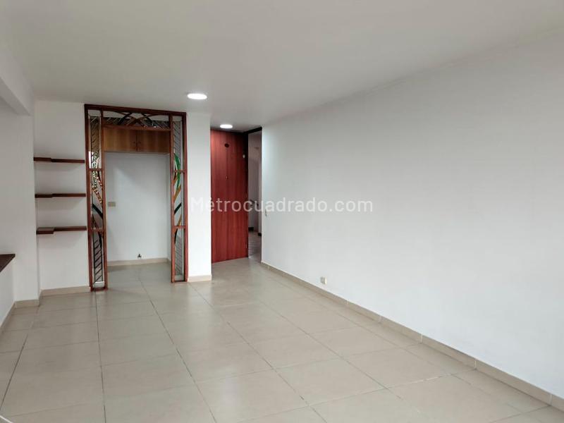 2BR Apartment with Pool in El Poblado - 4