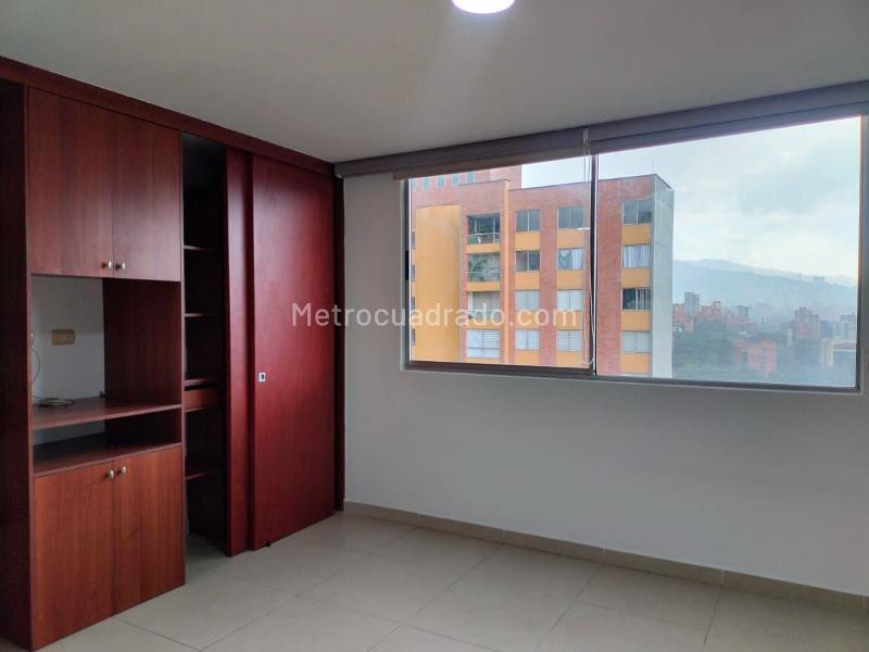 2BR Apartment with Pool in El Poblado - 9