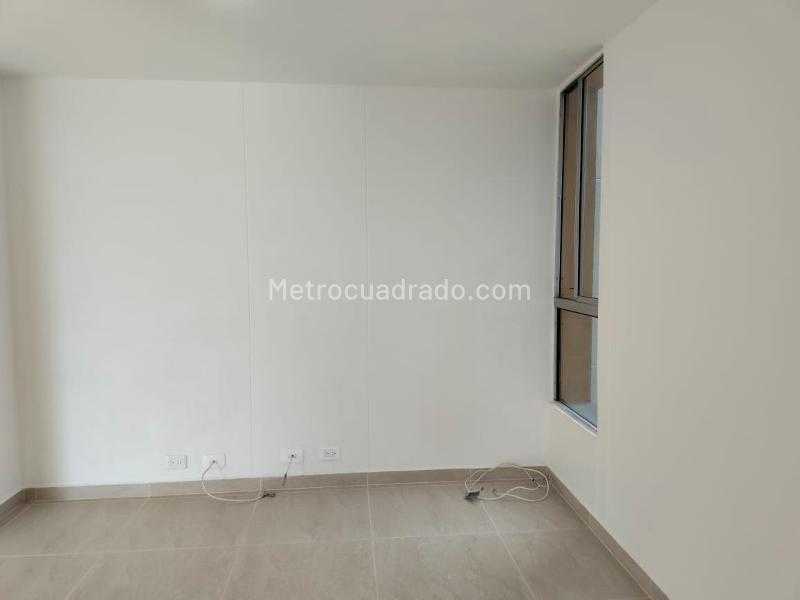 Apartamento de 2 Alcobas con Estudio y Parqueadero Cubierto en El Poblado - 8