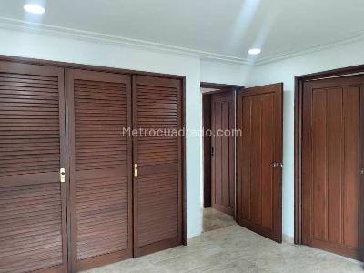 Apartamento de 3 alcobas en arriendo en El Poblado, Medellín, 245 m² · foto 16 de 20