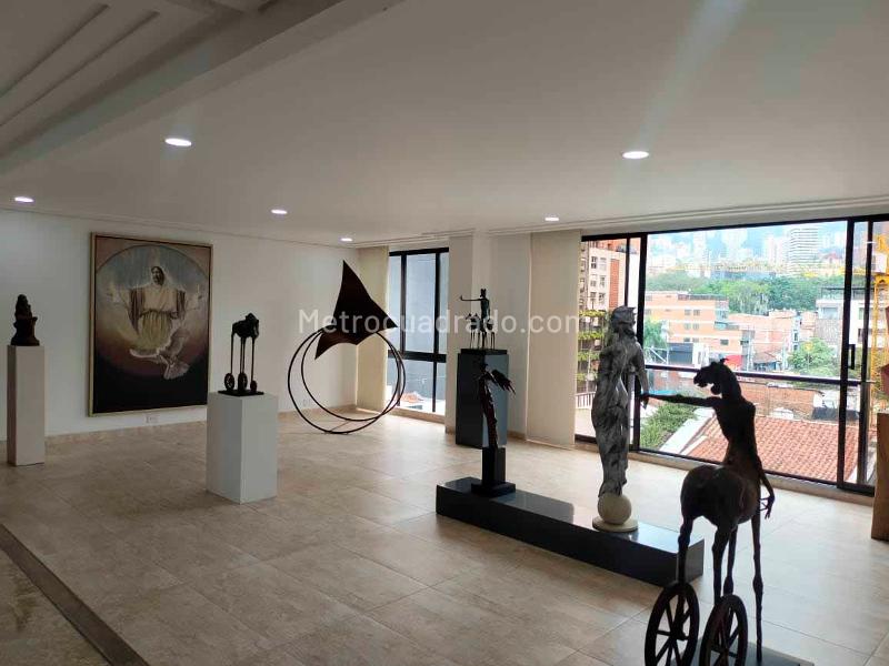 Spacious 3BR Apartment with 4 Baths in El Poblado