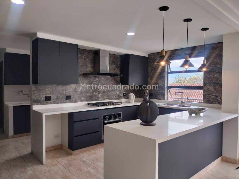 Apartamento Amplio de 3 Alcobas y 4 Baños en El Poblado - 7