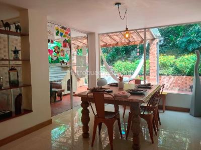 Casa de 4 alcobas en arriendo en El Poblado, Medellín, 289 m² · foto 7 de 20
