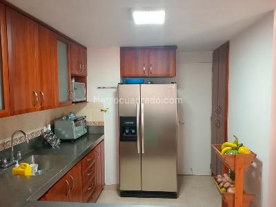 Casa de 4 alcobas en arriendo en El Poblado, Medellín, 289 m² · foto 9 de 20