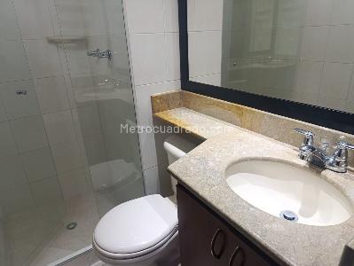 Apartamento de 2 alcobas en arriendo en Los Balsos, Medellín, 98 m² · foto 11 de 12
