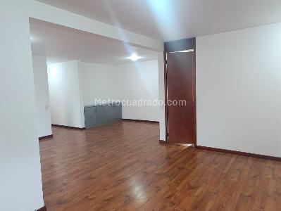 Apartamento de 2 alcobas en arriendo en Los Balsos, Medellín, 98 m² · foto 4 de 12