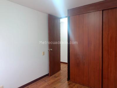 Apartamento de 2 alcobas en arriendo en Los Balsos, Medellín, 98 m² · foto 9 de 12