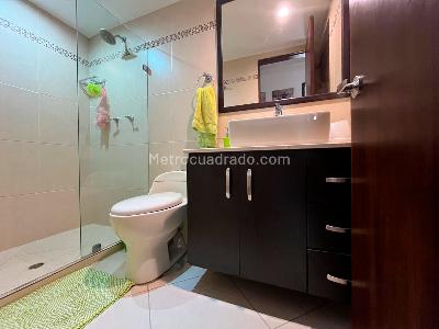Apartamento de 4 alcobas en venta en El Poblado, Medellín, 189 m² · foto 17 de 19