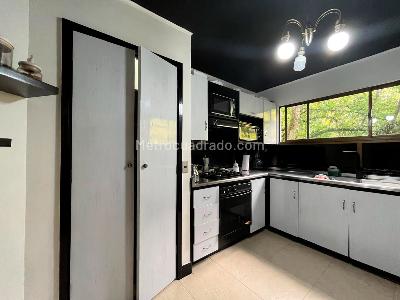 Apartamento de 4 alcobas en venta en El Poblado, Medellín, 189 m² · foto 7 de 19