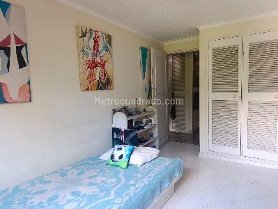 Apartamento de 3 alcobas en venta en El Poblado, Medellín, 223 m² · foto 10 de 13