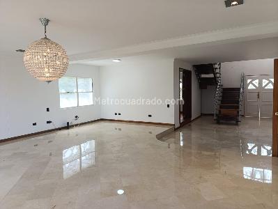 Casa en arriendo en El Poblado, Medellín · foto 5 de 20