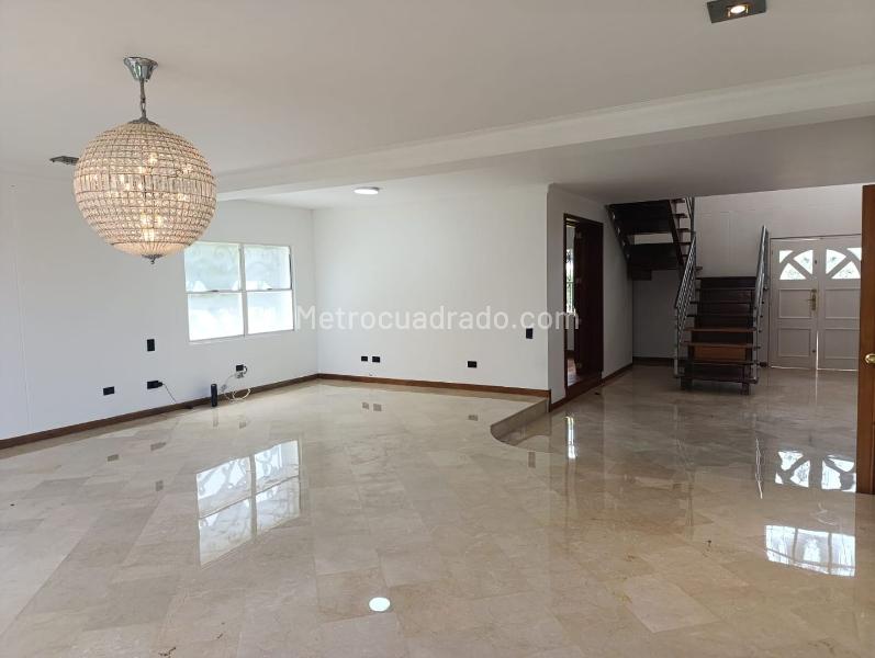 Elegant 4BR House in El Poblado - 5