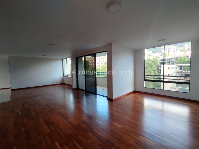 2BR Apartment with Double Parking in El Poblado - 3