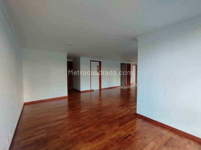 2BR Apartment with Double Parking in El Poblado - 4
