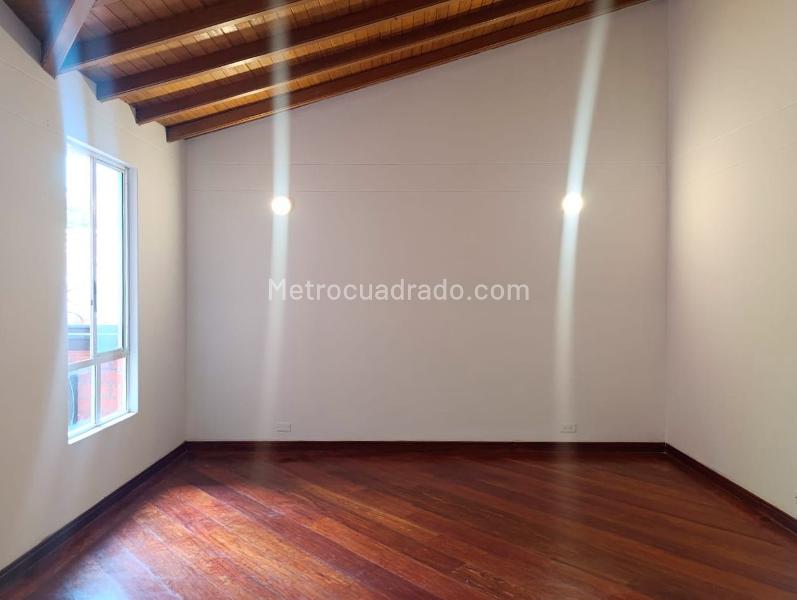 Casa Moderna de 3 Alcobas con Jardín en El Poblado - 6