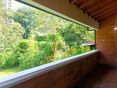 Casa de 3 alcobas en venta en El Poblado, Medellín, 220 m² · foto 17 de 18