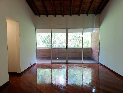 Casa de 3 alcobas en venta en El Poblado, Medellín, 220 m² · foto 8 de 18