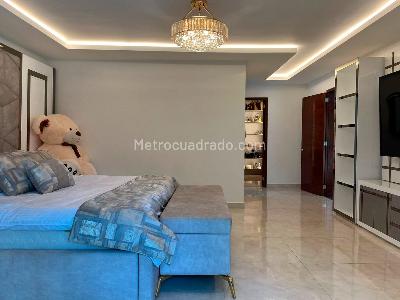 Casa de 5 alcobas en venta en El Poblado, Medellín, 424 m² · foto 10 de 20