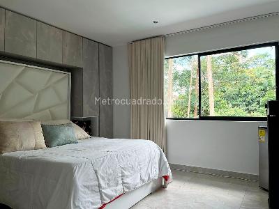 Casa de 5 alcobas en venta en El Poblado, Medellín, 424 m² · foto 11 de 20