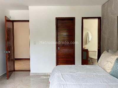 Casa de 5 alcobas en venta en El Poblado, Medellín, 424 m² · foto 12 de 20