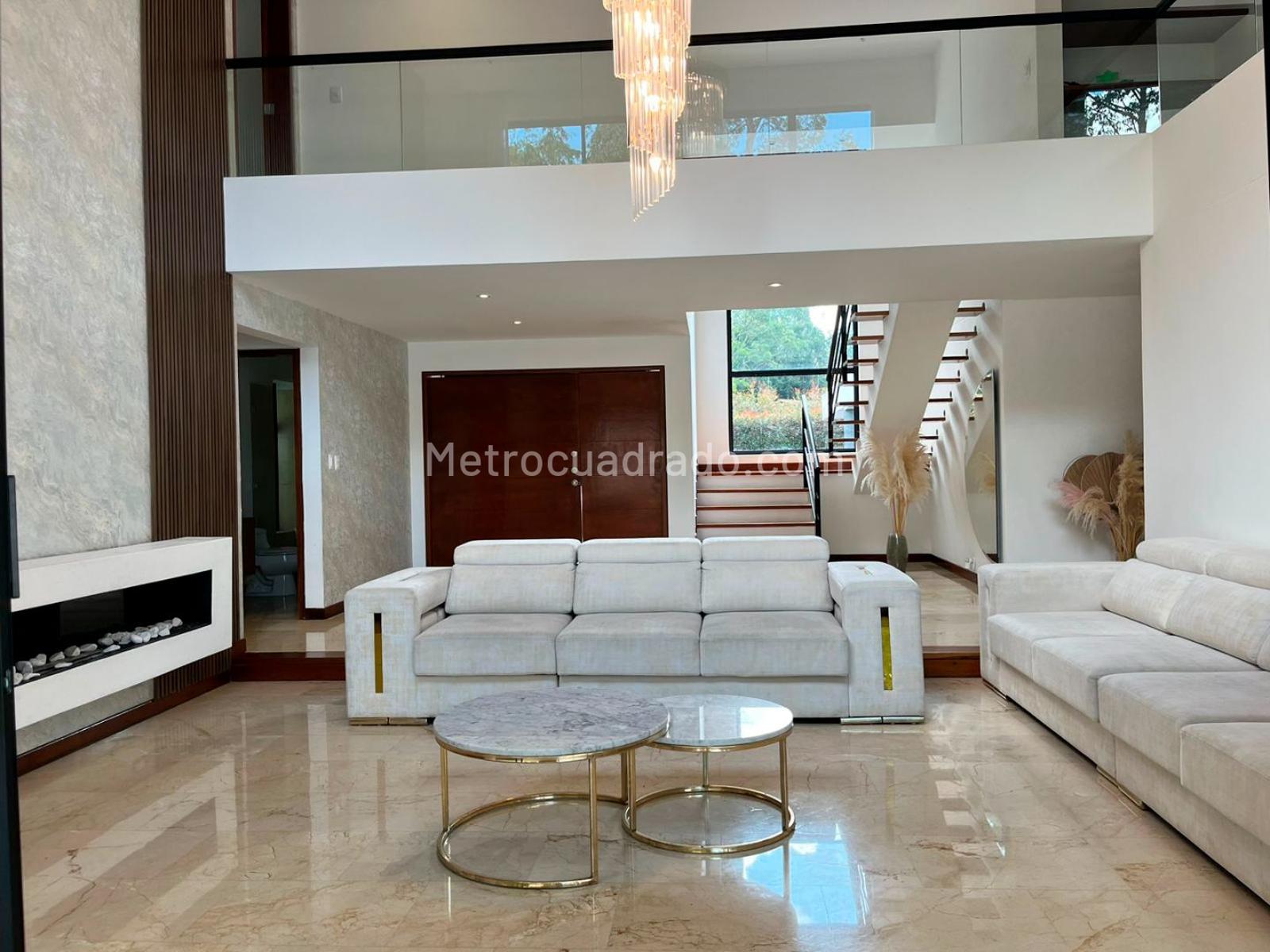 Casa de 5 habitaciones en venta en El Poblado, Medellín — imagen 1 de 20