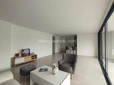 Apartamento de 3 alcobas en venta en El Poblado, Medellín, 121 m² · foto 3 de 16