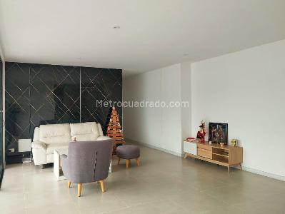 Apartamento de 3 alcobas en venta en El Poblado, Medellín, 121 m² · foto 4 de 16