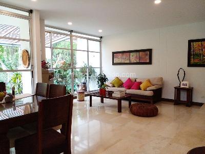 Casa de 3 alcobas en venta en El Poblado, Medellín, 230 m² · foto 2 de 20