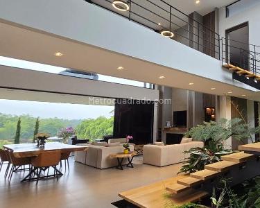 Casa de 4 alcobas en venta en Llanogrande, Rionegro, 600 m² · foto 2 de 17