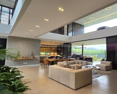 Casa de 4 alcobas en venta en Llanogrande, Rionegro, 600 m² · foto 3 de 17