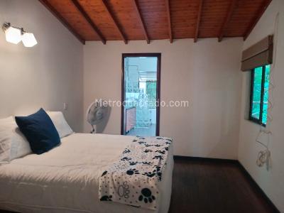 Casa de 3 alcobas en venta en El Poblado, Medellín, 234 m² · foto 10 de 20