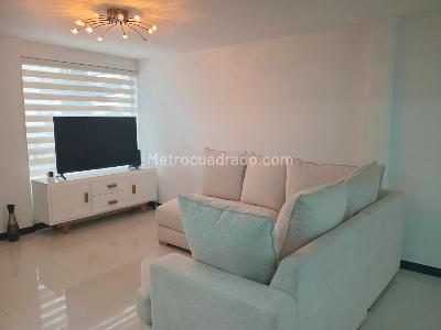 Casa de 3 alcobas en venta en El Poblado, Medellín, 234 m² · foto 2 de 20