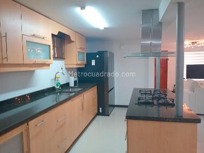 Casa de 3 alcobas en venta en El Poblado, Medellín, 234 m² · foto 7 de 20