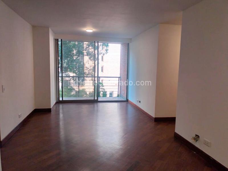2BR Apartment with Balcony and Covered Parking in El Poblado