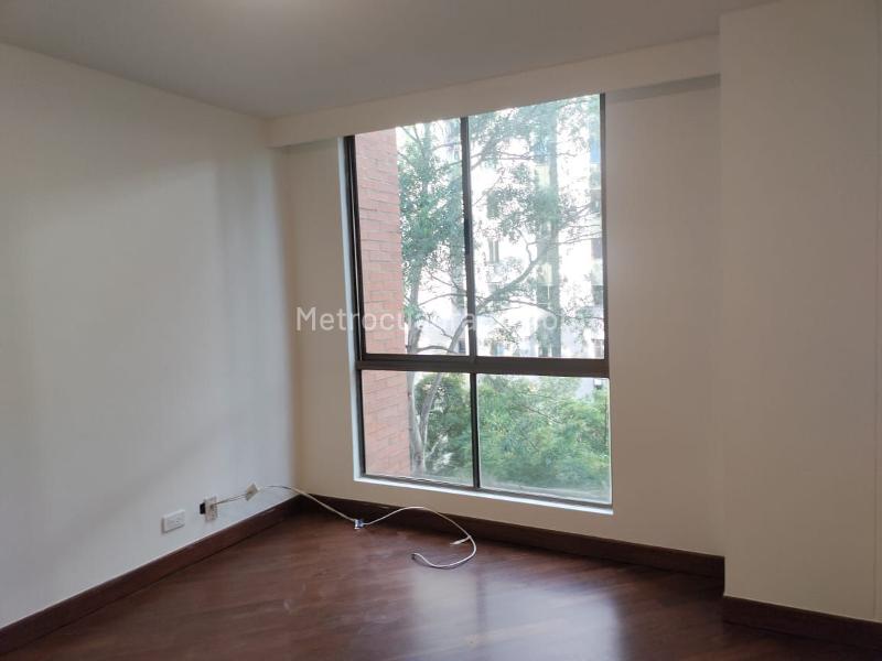 2BR Apartment with Balcony and Covered Parking in El Poblado - 8